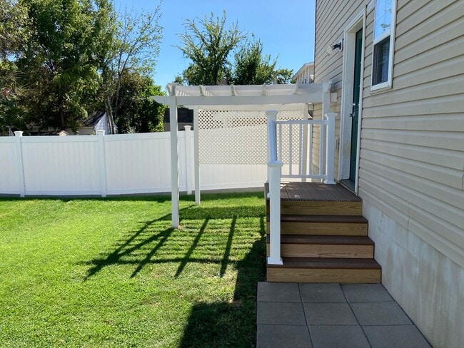 Building Photo - 3 Bedroom, 2 Bath home in Brookland Terrace