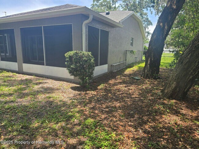 Building Photo - 542 Fairbanks Rd