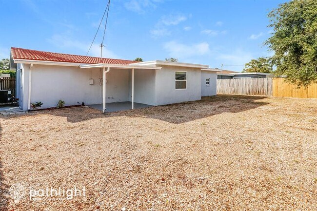 Building Photo - 2112 Timber Ln