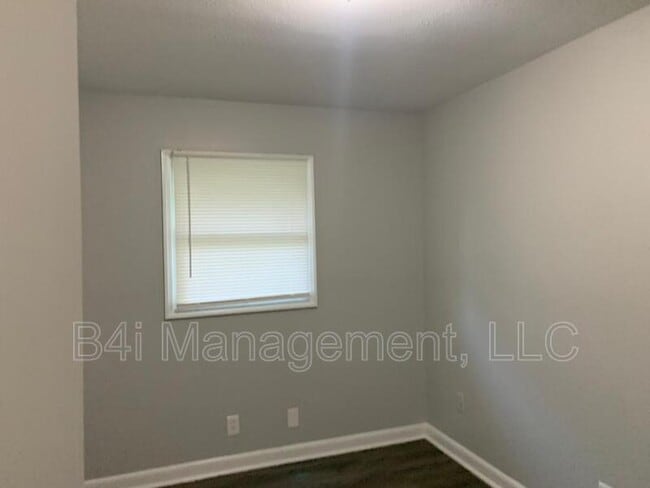 Building Photo - 4807 Gardiner Dr