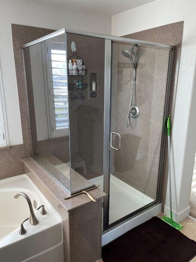 Building Photo - NEWER MODERN HOME BEHIND KAISER VACAVILLE *STAR RENTALS