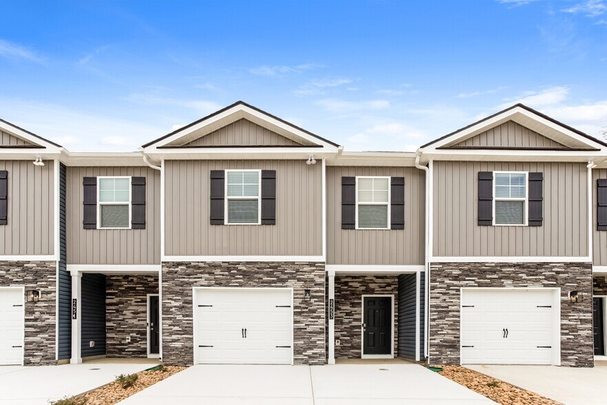 Building Photo - 2453 Legg Ln