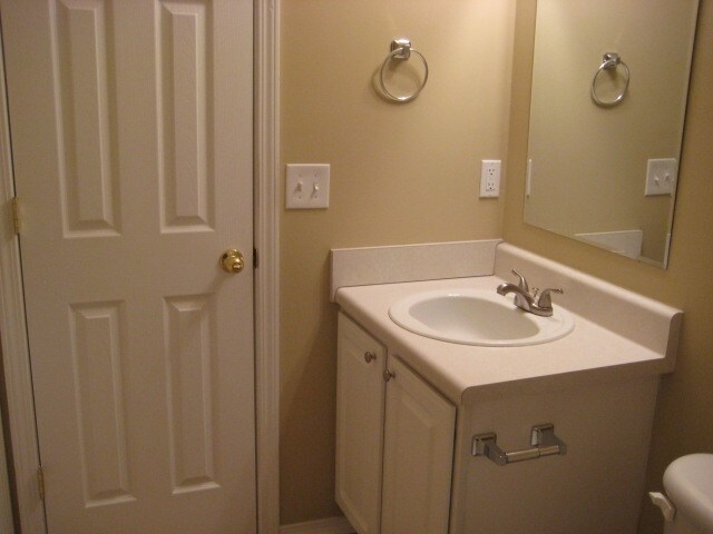Building Photo - 2649 Sutherland Dr