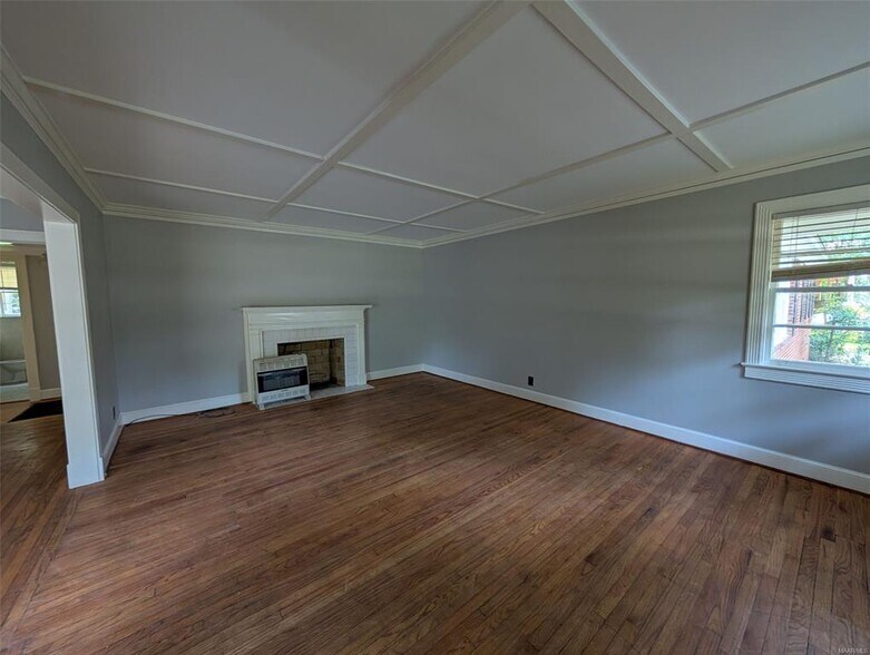 Building Photo - 10 Brantwood Dr