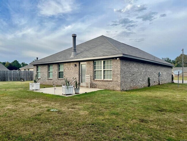 Building Photo - 20 Ivory Ct