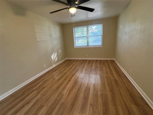 Building Photo - 204 Live Oak Ln