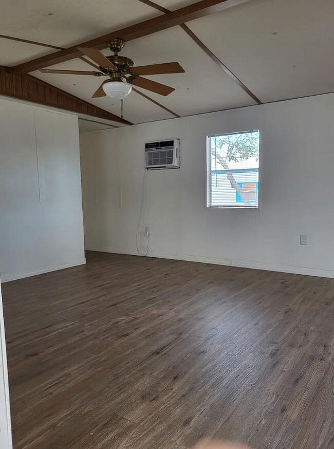 Building Photo - 6727 Saltwater Blvd