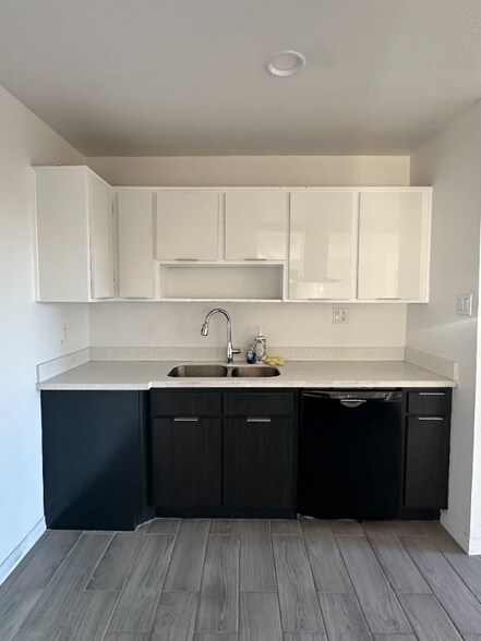 Building Photo - 4800 N Stanton St