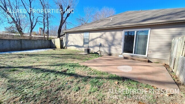 Building Photo - 1675 Evalyn Cir