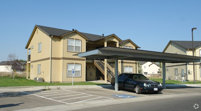 Primary Photo - 2124 E Whispering Willow Ln