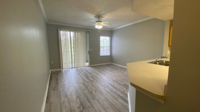 Building Photo - Gorgeous 1/1.5 Townhome in Las Palmas