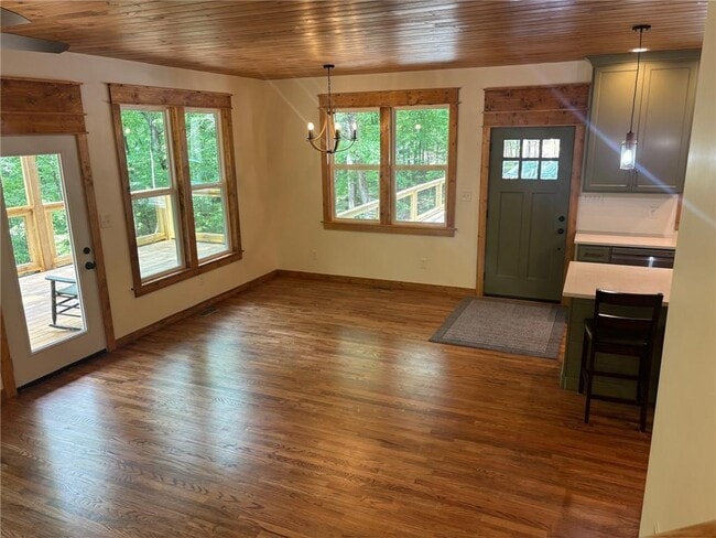 Building Photo - 4553 Buckhorn Cir