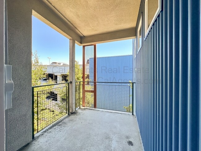 Building Photo - 1121 40th St
