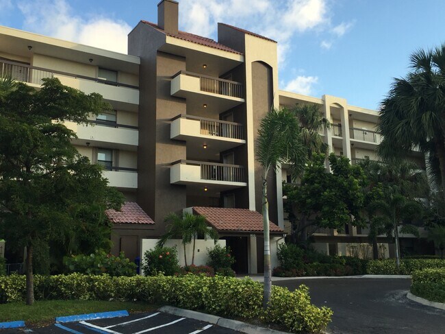 Building Photo - 955 Egret Cir