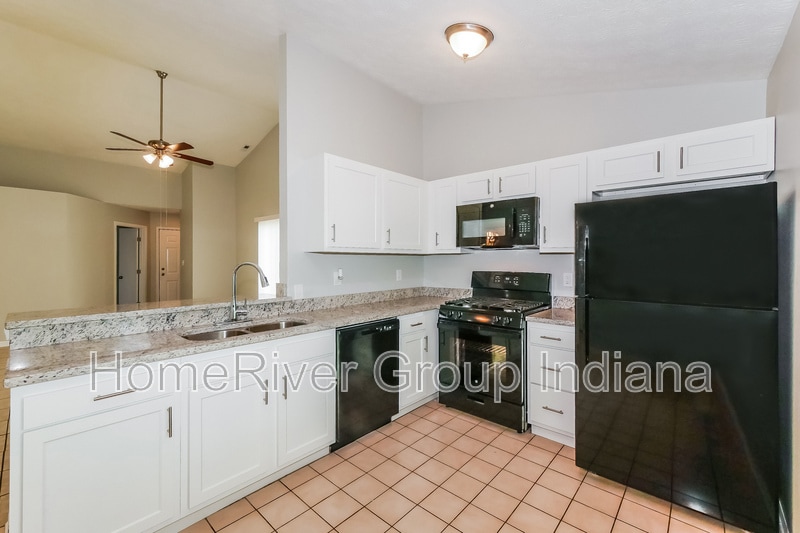 Building Photo - 4919 Wisteria Dr