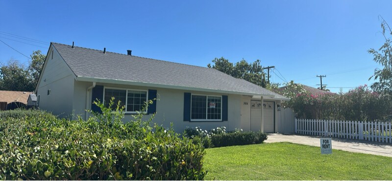 Primary Photo - 2826 Varden Ave