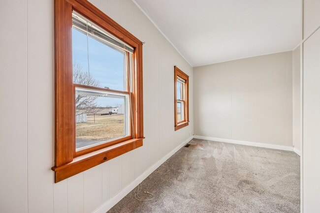 Building Photo - 11N455 Tower Rd