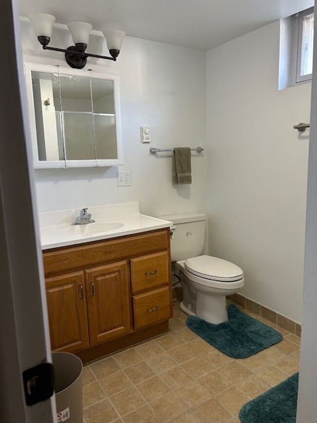 Building Photo - Fully Furnished 4 Bed, 2 Bath Home | West End Gem | All Utilities + WiFi Included