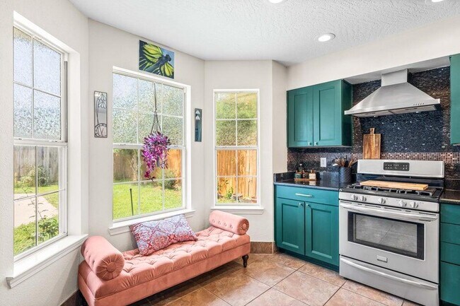 Building Photo - 408 Ridge Wood Cir