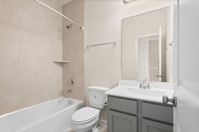 Building Photo - 2021 Cambridge Heights Pl