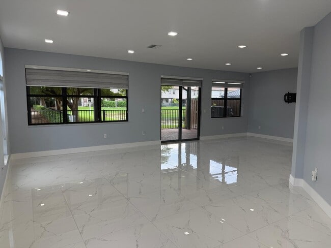 Building Photo - 11300 SW 236th Ln