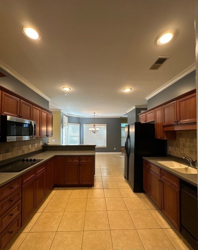 Building Photo - 10135 Ridgewood Oak Dr