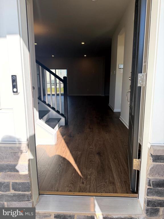 Building Photo - 461 Hanson St