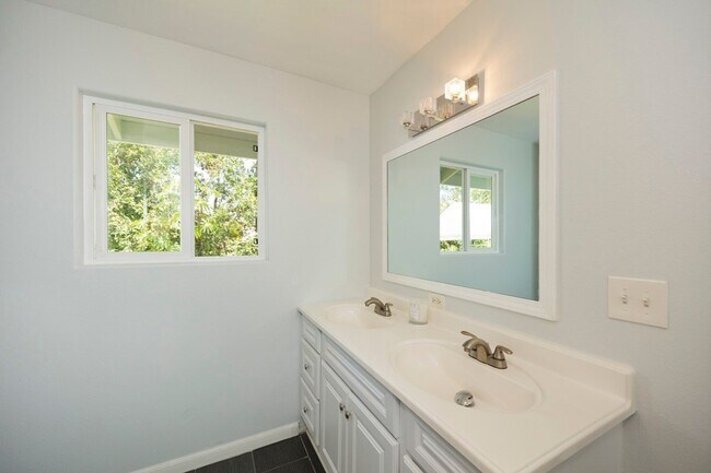 Master Bathroom 2 - 15-2031 32nd Ave