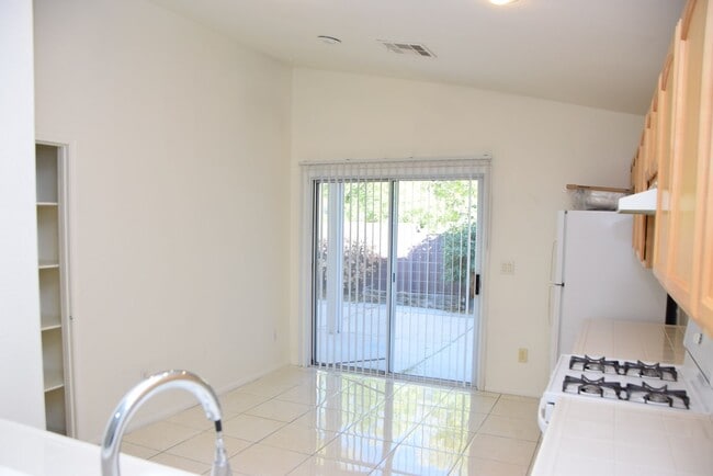 Building Photo - 3242 Velvet Rose St