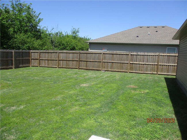 Building Photo - 904 S Excelsior Dr