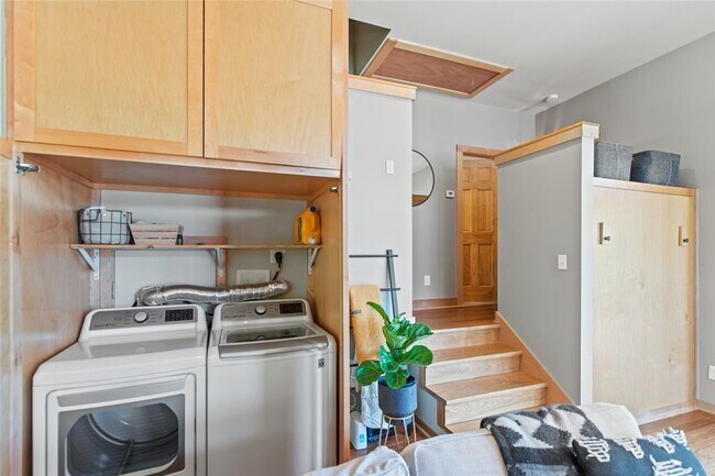 Building Photo - 14514 Hunters Pass