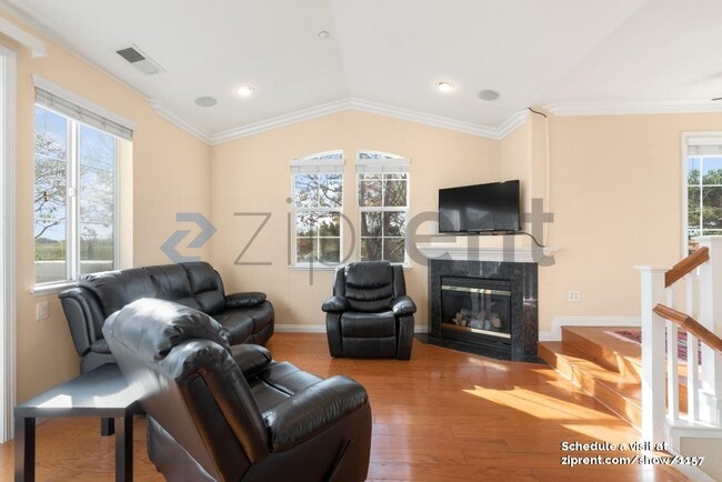 Building Photo - 35485 Monterra Cir