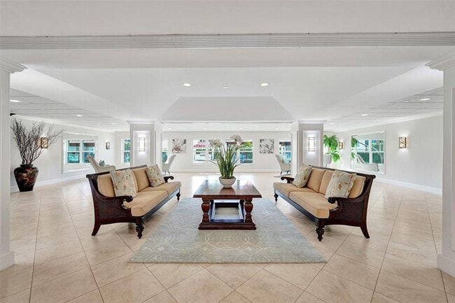 Building Photo - 3200 Port Royale Dr N