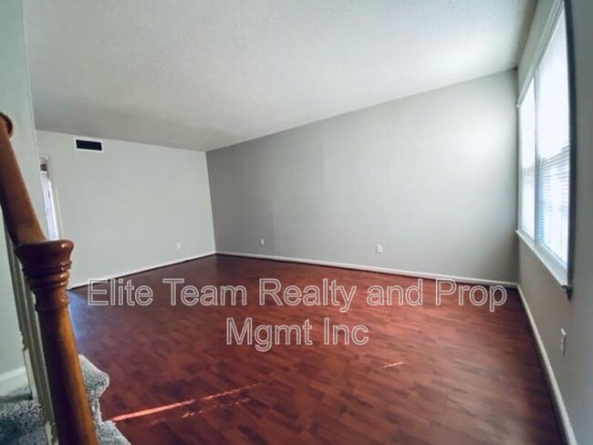 Building Photo - 4657 Old Lantern Way