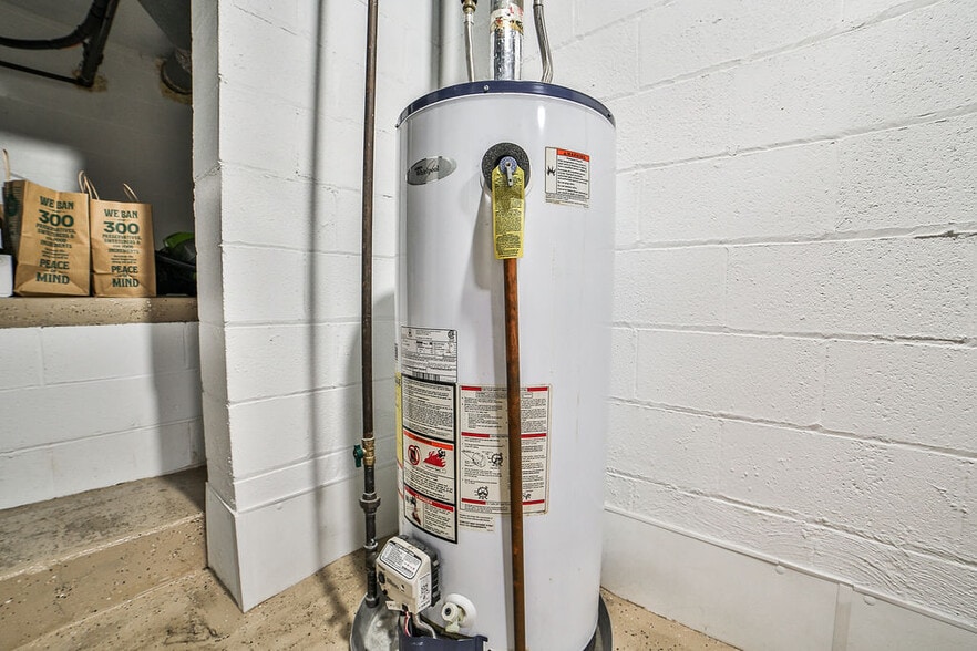 Building Photo - 32 Bernhardt Dr