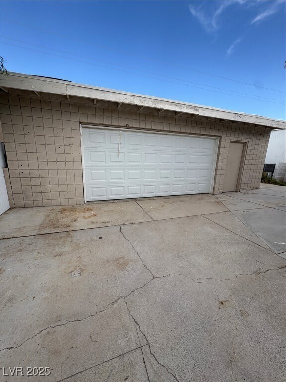 Building Photo - 249 Shoshone Ln