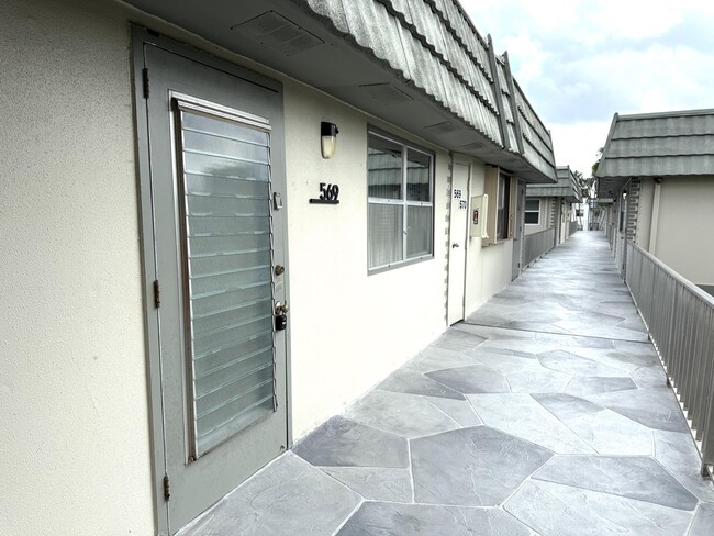 Building Photo - 569 Monaco Way