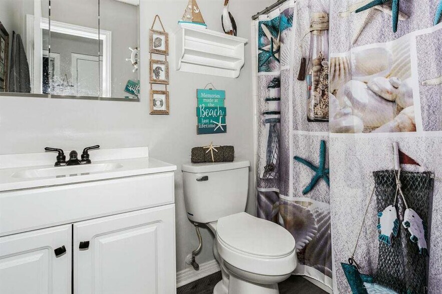 Building Photo - 4800 Tradewinds Dr