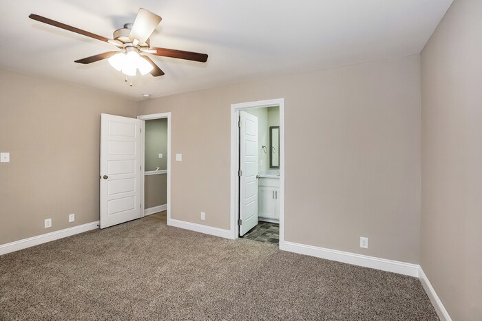 Building Photo - 3385 Polly Dr