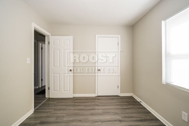 Building Photo - 108 Columbian Ave