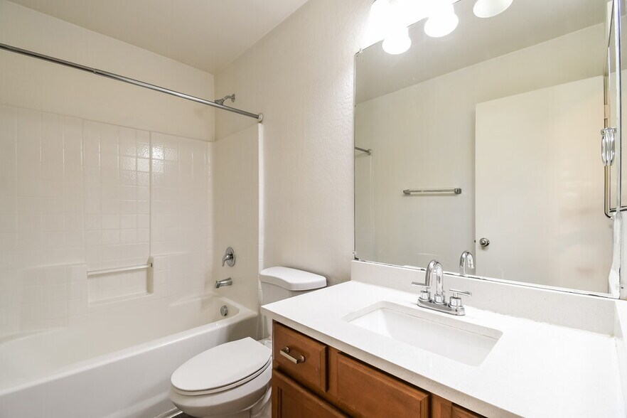 Building Photo - 10222 E Baltimore St