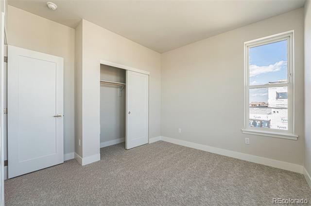 Building Photo - 2643 Nicholas Wy