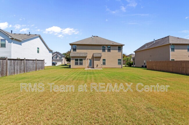 Building Photo - 3379 Gardenside Walk SW