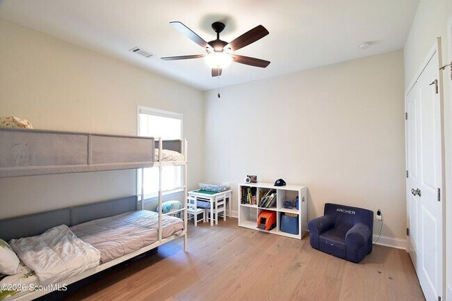 Building Photo - 119 Hadleigh Bluff