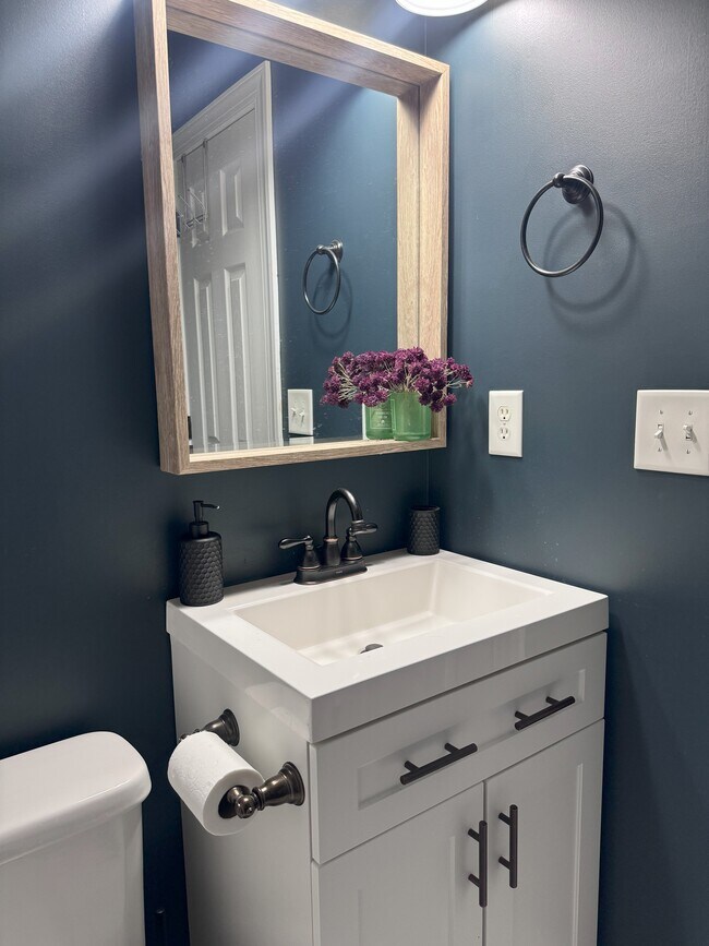 Building Photo - 17817 Overland Forest Dr