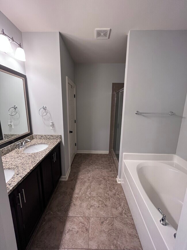 Building Photo - 2491 Mimms Ln