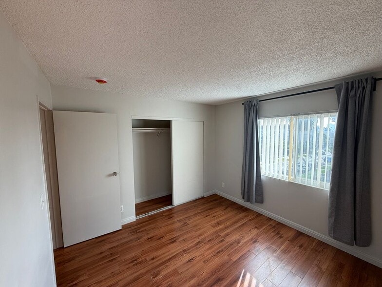 Building Photo - 400 N Hobart Blvd