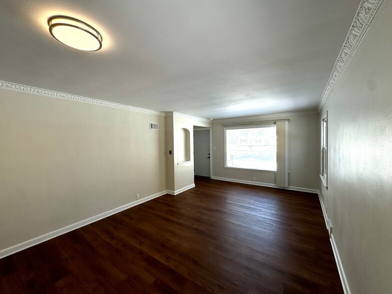 Building Photo - 8625 W Burleigh St