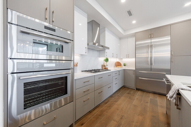 Building Photo - 2425 Peachtree Rd NE