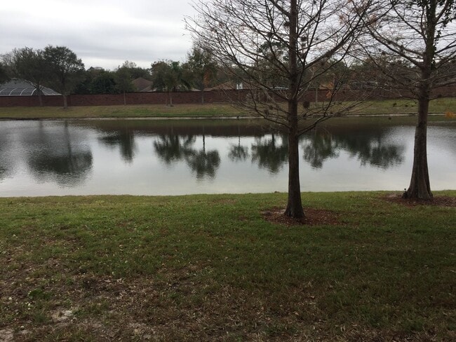 Building Photo - Pond view!!  3Bed/2.5Bath/1car Garage Town...